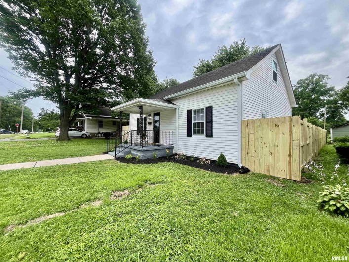 314 12TH Street, Metropolis, Illinois 62960, 3 Bedrooms Bedrooms, 0 ,2 BathroomsBathrooms,Residential,For Sale,12TH,0,RMAEB458376