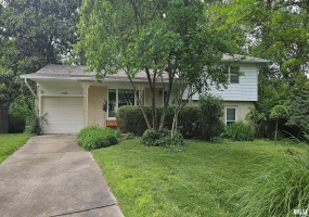 1608 BRIARWOOD Drive, Carbondale, Illinois 62901, 4 Bedrooms Bedrooms, 0 ,3 BathroomsBathrooms,Residential,For Sale,BRIARWOOD,0,RMAEB458062