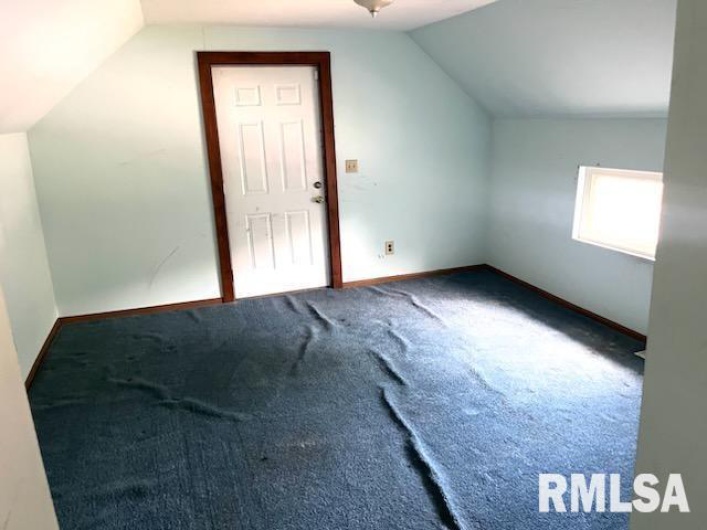 207 OAK Street, Carbondale, Illinois 62901, 3 Bedrooms Bedrooms, 0 ,2 BathroomsBathrooms,Residential,For Sale,OAK,0,RMAEB456088