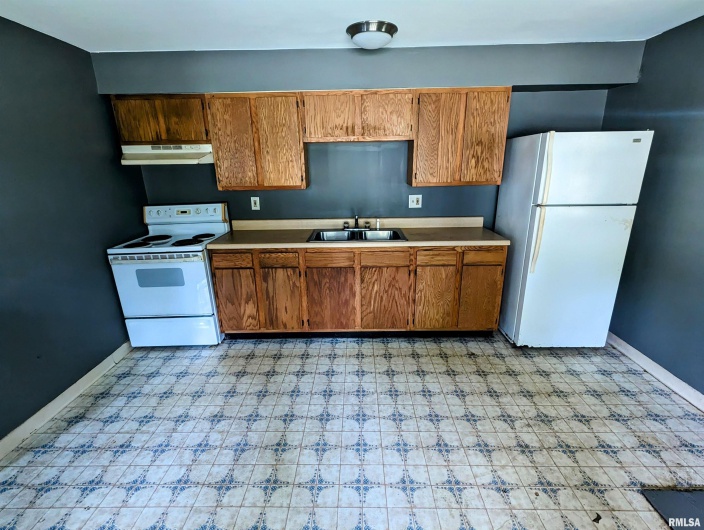 207 OAK Street, Carbondale, Illinois 62901, 3 Bedrooms Bedrooms, 0 ,2 BathroomsBathrooms,Residential,For Sale,OAK,0,RMAEB456088