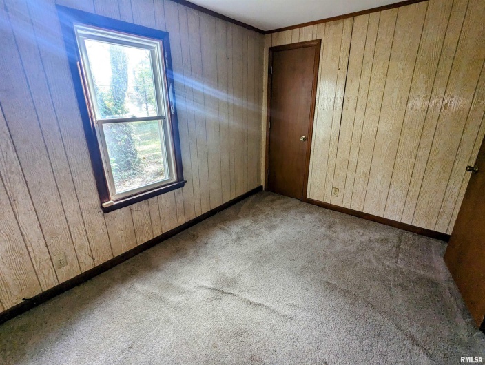 207 OAK Street, Carbondale, Illinois 62901, 3 Bedrooms Bedrooms, 0 ,2 BathroomsBathrooms,Residential,For Sale,OAK,0,RMAEB456088