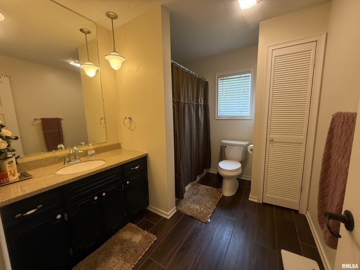 55 View Valley Drive, Carbondale, Illinois 62903, 6 Bedrooms Bedrooms, 0 ,5 BathroomsBathrooms,Residential,For Sale,View Valley,0,RMAEB458382