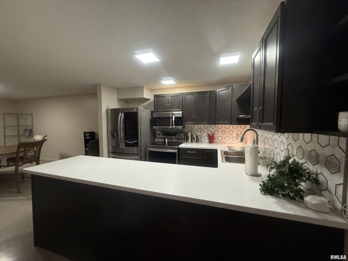 55 View Valley Drive, Carbondale, Illinois 62903, 6 Bedrooms Bedrooms, 0 ,5 BathroomsBathrooms,Residential,For Sale,View Valley,0,RMAEB458382