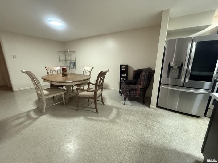55 View Valley Drive, Carbondale, Illinois 62903, 6 Bedrooms Bedrooms, 0 ,5 BathroomsBathrooms,Residential,For Sale,View Valley,0,RMAEB458382