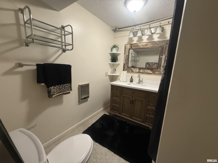 55 View Valley Drive, Carbondale, Illinois 62903, 6 Bedrooms Bedrooms, 0 ,5 BathroomsBathrooms,Residential,For Sale,View Valley,0,RMAEB458382