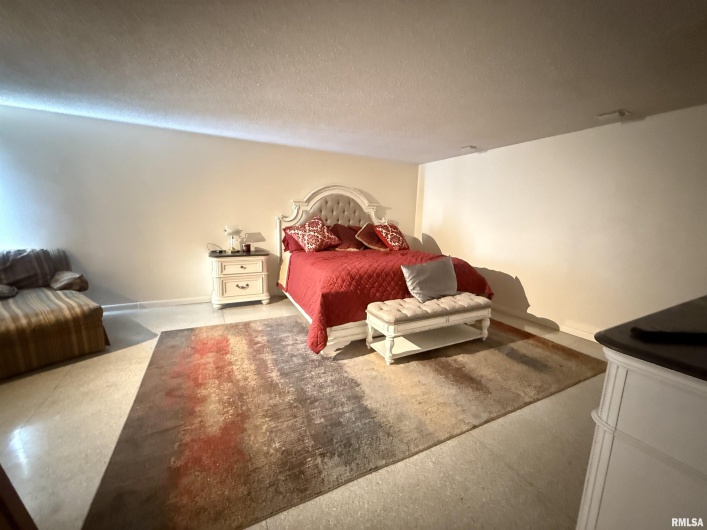 55 View Valley Drive, Carbondale, Illinois 62903, 6 Bedrooms Bedrooms, 0 ,5 BathroomsBathrooms,Residential,For Sale,View Valley,0,RMAEB458382