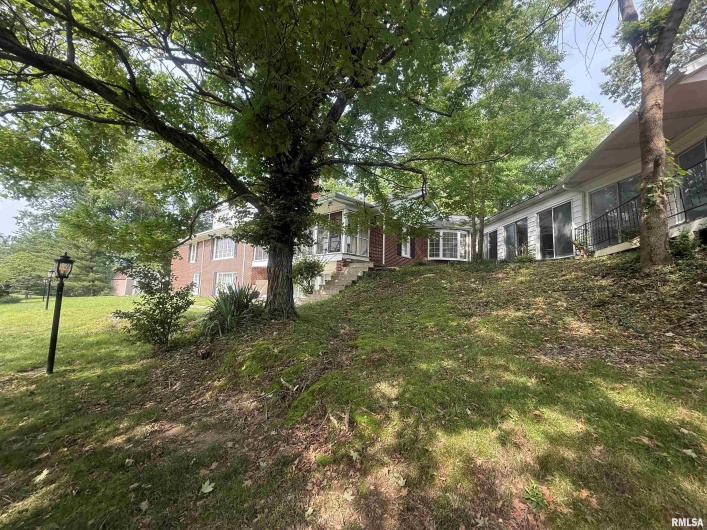 55 View Valley Drive, Carbondale, Illinois 62903, 6 Bedrooms Bedrooms, 0 ,5 BathroomsBathrooms,Residential,For Sale,View Valley,0,RMAEB458382