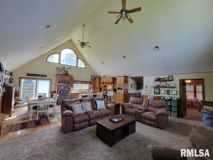 313 Double C Farm Lane, Dongola, Illinois 62964, 5 Bedrooms Bedrooms, 0 ,3 BathroomsBathrooms,Residential,For Sale,Double C Farm,0,RMAQC4264282