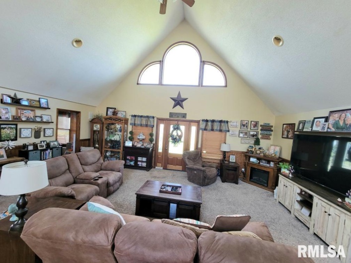 313 Double C Farm Lane, Dongola, Illinois 62964, 5 Bedrooms Bedrooms, 0 ,3 BathroomsBathrooms,Residential,For Sale,Double C Farm,0,RMAQC4264282