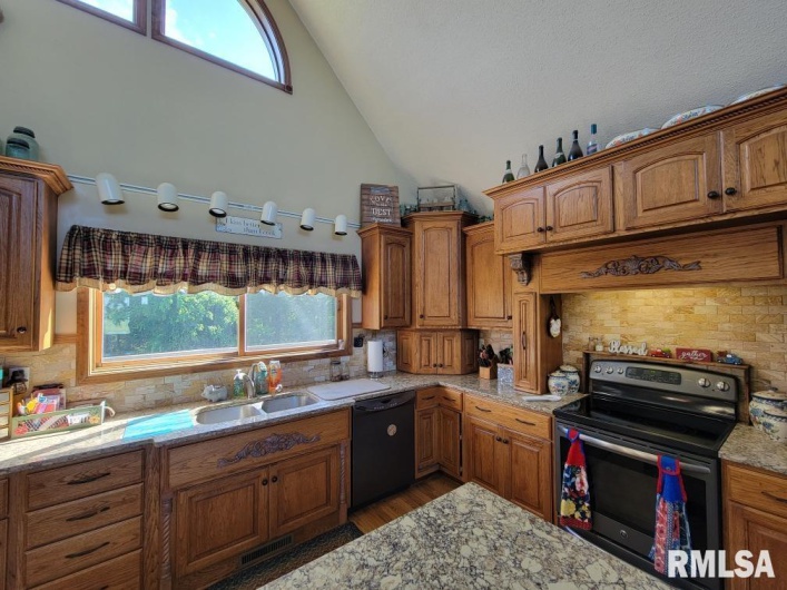 313 Double C Farm Lane, Dongola, Illinois 62964, 5 Bedrooms Bedrooms, 0 ,3 BathroomsBathrooms,Residential,For Sale,Double C Farm,0,RMAQC4264282