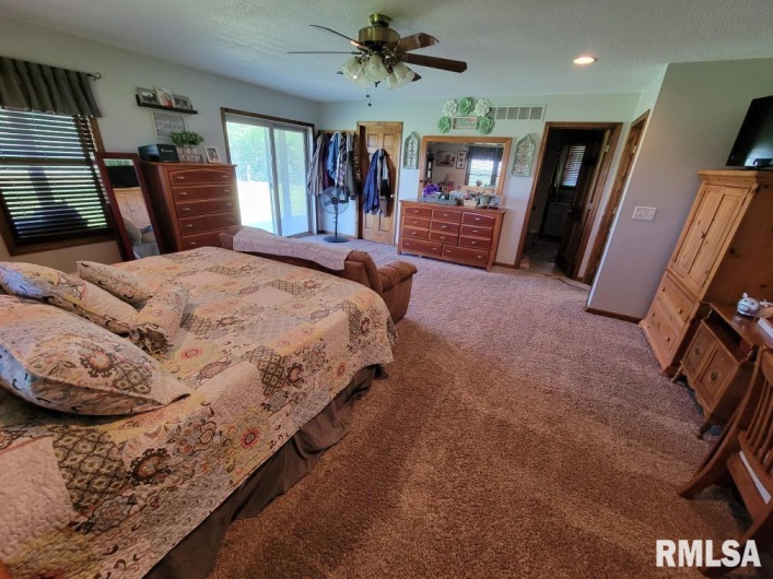 313 Double C Farm Lane, Dongola, Illinois 62964, 5 Bedrooms Bedrooms, 0 ,3 BathroomsBathrooms,Residential,For Sale,Double C Farm,0,RMAQC4264282