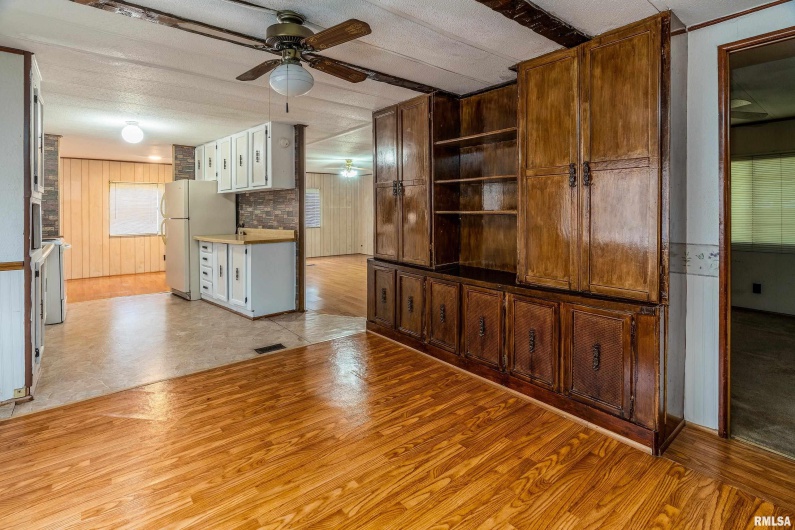 208 PENNSYLVANIA Avenue, Pittsburg, Illinois 62974, 3 Bedrooms Bedrooms, 0 ,2 BathroomsBathrooms,Manufactured In Park,For Sale,PENNSYLVANIA,0,RMAEB458386