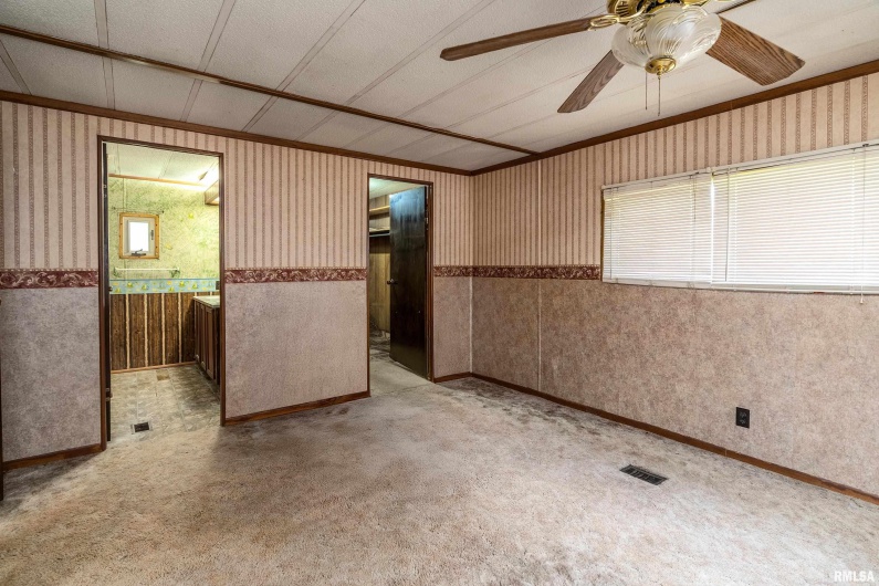 208 PENNSYLVANIA Avenue, Pittsburg, Illinois 62974, 3 Bedrooms Bedrooms, 0 ,2 BathroomsBathrooms,Manufactured In Park,For Sale,PENNSYLVANIA,0,RMAEB458386