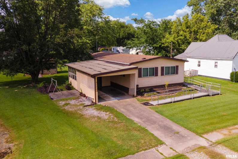 208 PENNSYLVANIA Avenue, Pittsburg, Illinois 62974, 3 Bedrooms Bedrooms, 0 ,2 BathroomsBathrooms,Manufactured In Park,For Sale,PENNSYLVANIA,0,RMAEB458386