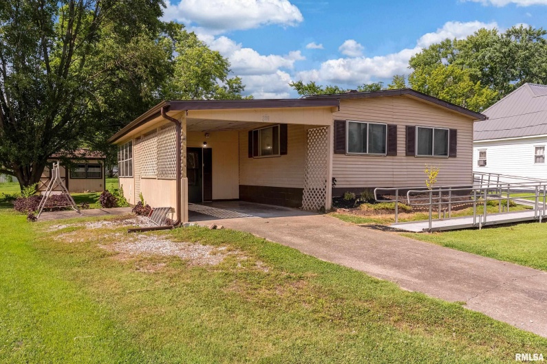 208 PENNSYLVANIA Avenue, Pittsburg, Illinois 62974, 3 Bedrooms Bedrooms, 0 ,2 BathroomsBathrooms,Manufactured In Park,For Sale,PENNSYLVANIA,0,RMAEB458386