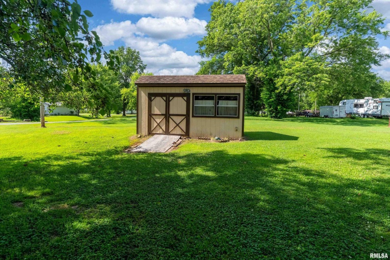 208 PENNSYLVANIA Avenue, Pittsburg, Illinois 62974, 3 Bedrooms Bedrooms, 0 ,2 BathroomsBathrooms,Manufactured In Park,For Sale,PENNSYLVANIA,0,RMAEB458386