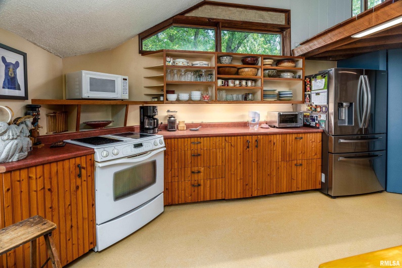 310 CROSS CREEK Drive, Cobden, Illinois 62920, 4 Bedrooms Bedrooms, 0 ,2 BathroomsBathrooms,Residential,For Sale,CROSS CREEK,0,RMAEB458390