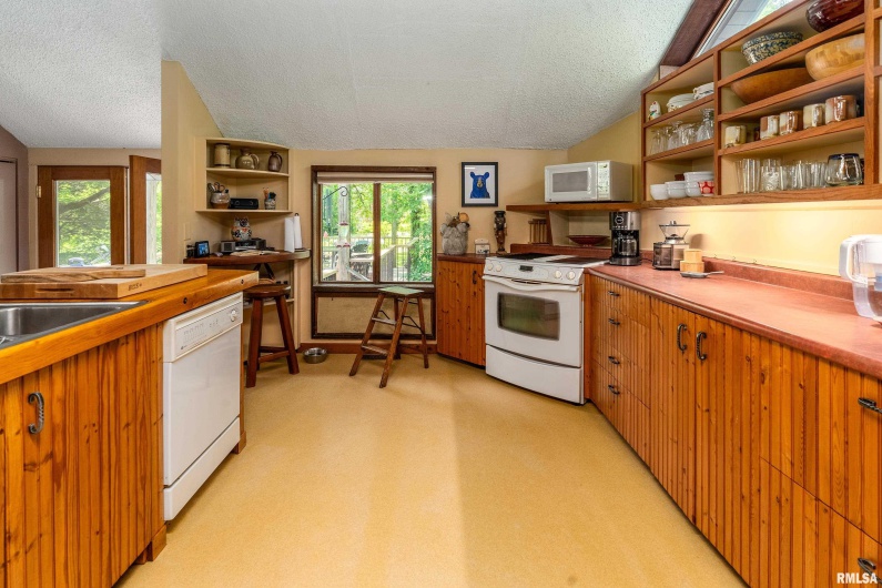 310 CROSS CREEK Drive, Cobden, Illinois 62920, 4 Bedrooms Bedrooms, 0 ,2 BathroomsBathrooms,Residential,For Sale,CROSS CREEK,0,RMAEB458390