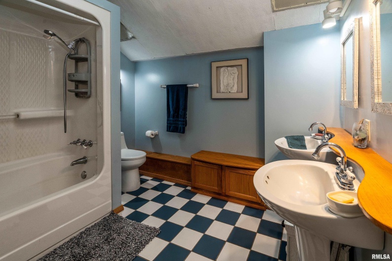310 CROSS CREEK Drive, Cobden, Illinois 62920, 4 Bedrooms Bedrooms, 0 ,2 BathroomsBathrooms,Residential,For Sale,CROSS CREEK,0,RMAEB458390