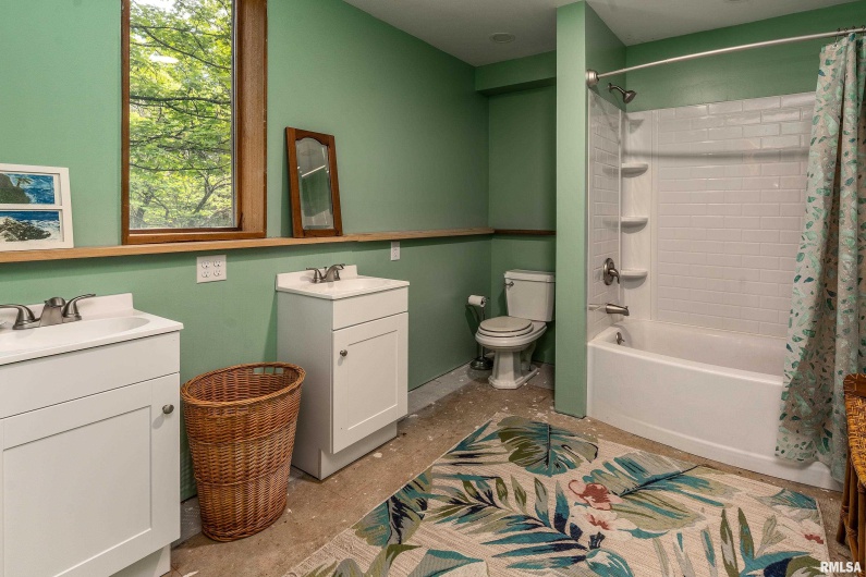 310 CROSS CREEK Drive, Cobden, Illinois 62920, 4 Bedrooms Bedrooms, 0 ,2 BathroomsBathrooms,Residential,For Sale,CROSS CREEK,0,RMAEB458390