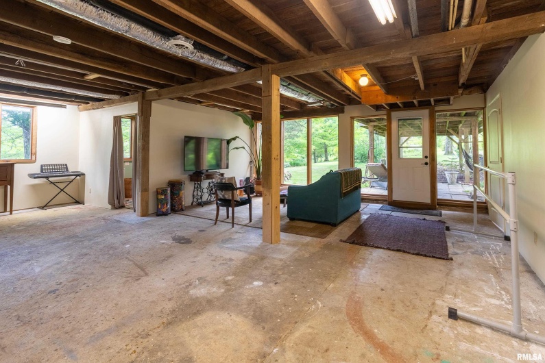 310 CROSS CREEK Drive, Cobden, Illinois 62920, 4 Bedrooms Bedrooms, 0 ,2 BathroomsBathrooms,Residential,For Sale,CROSS CREEK,0,RMAEB458390