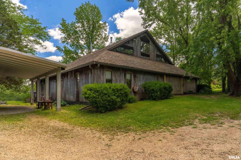 310 CROSS CREEK Drive, Cobden, Illinois 62920, 4 Bedrooms Bedrooms, 0 ,2 BathroomsBathrooms,Residential,For Sale,CROSS CREEK,0,RMAEB458390