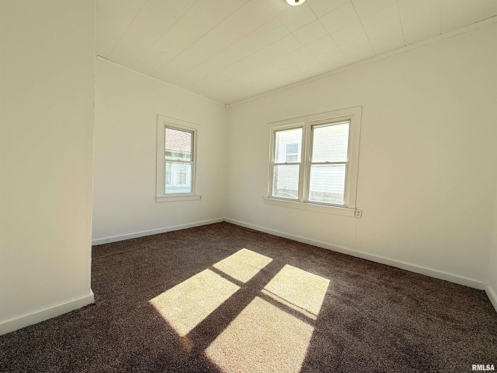 123 COLLEGE Street, Harrisburg, Illinois 62946, 2 Bedrooms Bedrooms, 0 ,1 BathroomBathrooms,Residential,For Sale,COLLEGE,0,RMAEB458397