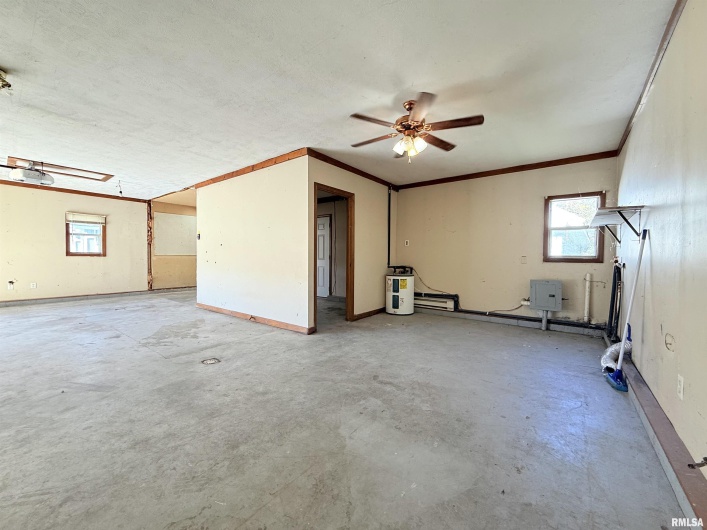 123 COLLEGE Street, Harrisburg, Illinois 62946, 2 Bedrooms Bedrooms, 0 ,1 BathroomBathrooms,Residential,For Sale,COLLEGE,0,RMAEB458397