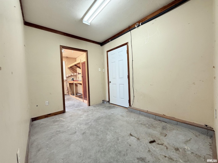 123 COLLEGE Street, Harrisburg, Illinois 62946, 2 Bedrooms Bedrooms, 0 ,1 BathroomBathrooms,Residential,For Sale,COLLEGE,0,RMAEB458397