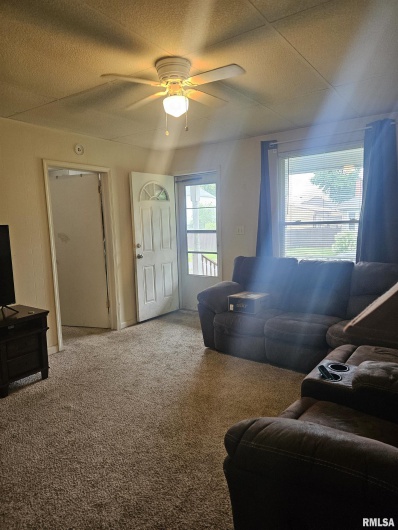 123 COLLEGE Street, Harrisburg, Illinois 62946, 2 Bedrooms Bedrooms, 0 ,1 BathroomBathrooms,Residential,For Sale,COLLEGE,0,RMAEB458397