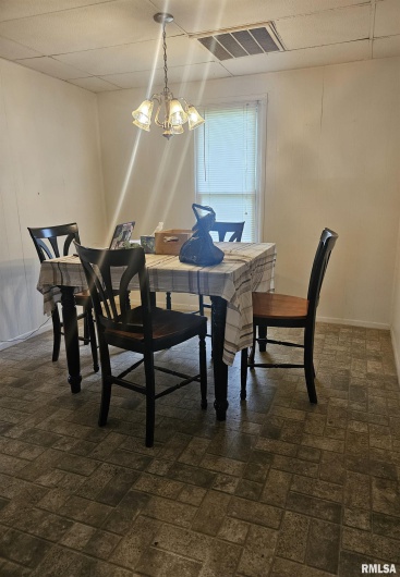 123 COLLEGE Street, Harrisburg, Illinois 62946, 2 Bedrooms Bedrooms, 0 ,1 BathroomBathrooms,Residential,For Sale,COLLEGE,0,RMAEB458397