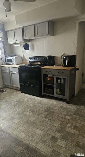 123 COLLEGE Street, Harrisburg, Illinois 62946, 2 Bedrooms Bedrooms, 0 ,1 BathroomBathrooms,Residential,For Sale,COLLEGE,0,RMAEB458397