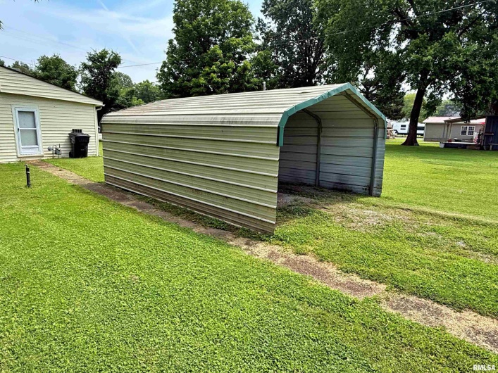 104 5TH Street, Brookport, Illinois 62910, 2 Bedrooms Bedrooms, 0 ,1 BathroomBathrooms,Residential,For Sale,5TH,0,RMAEB458404