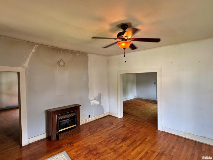 104 5TH Street, Brookport, Illinois 62910, 2 Bedrooms Bedrooms, 0 ,1 BathroomBathrooms,Residential,For Sale,5TH,0,RMAEB458404