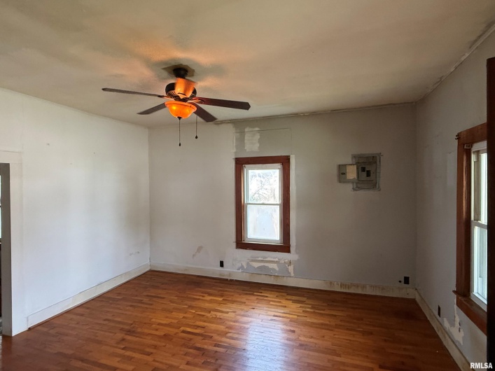 104 5TH Street, Brookport, Illinois 62910, 2 Bedrooms Bedrooms, 0 ,1 BathroomBathrooms,Residential,For Sale,5TH,0,RMAEB458404