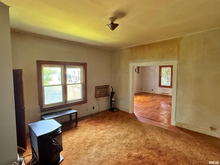 104 5TH Street, Brookport, Illinois 62910, 2 Bedrooms Bedrooms, 0 ,1 BathroomBathrooms,Residential,For Sale,5TH,0,RMAEB458404