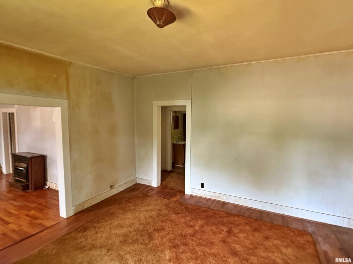 104 5TH Street, Brookport, Illinois 62910, 2 Bedrooms Bedrooms, 0 ,1 BathroomBathrooms,Residential,For Sale,5TH,0,RMAEB458404