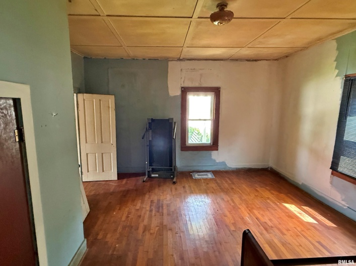 104 5TH Street, Brookport, Illinois 62910, 2 Bedrooms Bedrooms, 0 ,1 BathroomBathrooms,Residential,For Sale,5TH,0,RMAEB458404