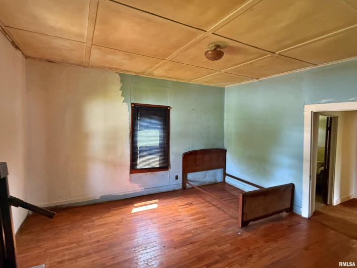 104 5TH Street, Brookport, Illinois 62910, 2 Bedrooms Bedrooms, 0 ,1 BathroomBathrooms,Residential,For Sale,5TH,0,RMAEB458404