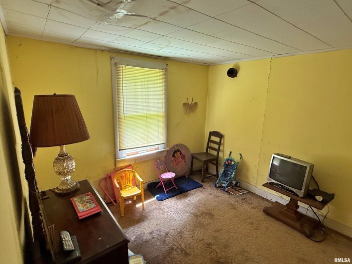 104 5TH Street, Brookport, Illinois 62910, 2 Bedrooms Bedrooms, 0 ,1 BathroomBathrooms,Residential,For Sale,5TH,0,RMAEB458404