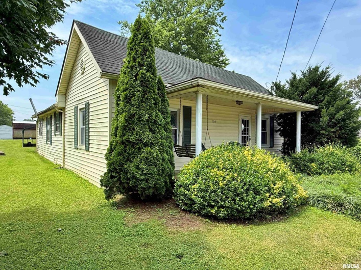 104 5TH Street, Brookport, Illinois 62910, 2 Bedrooms Bedrooms, 0 ,1 BathroomBathrooms,Residential,For Sale,5TH,0,RMAEB458404