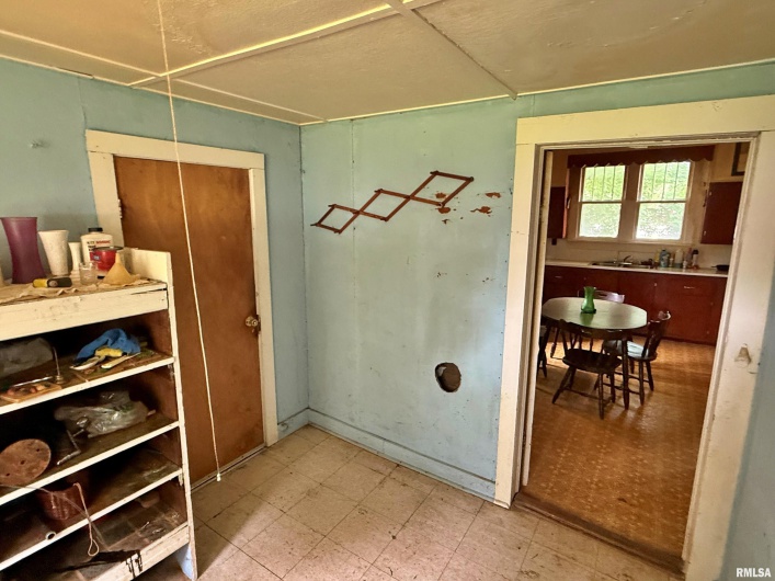 104 5TH Street, Brookport, Illinois 62910, 2 Bedrooms Bedrooms, 0 ,1 BathroomBathrooms,Residential,For Sale,5TH,0,RMAEB458404