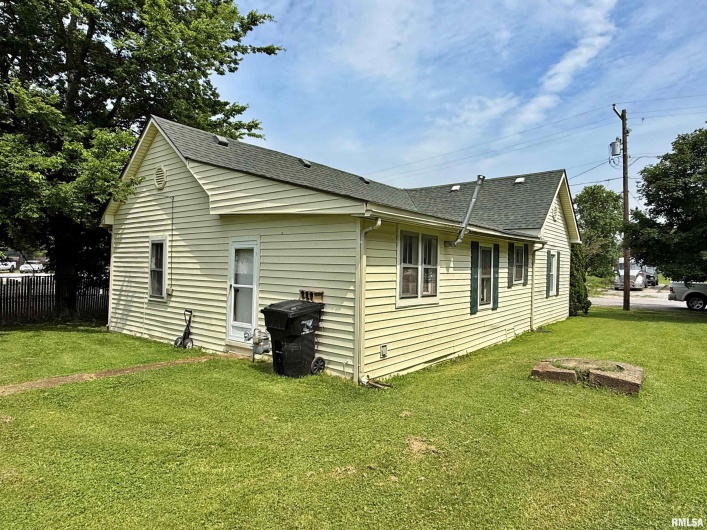 104 5TH Street, Brookport, Illinois 62910, 2 Bedrooms Bedrooms, 0 ,1 BathroomBathrooms,Residential,For Sale,5TH,0,RMAEB458404