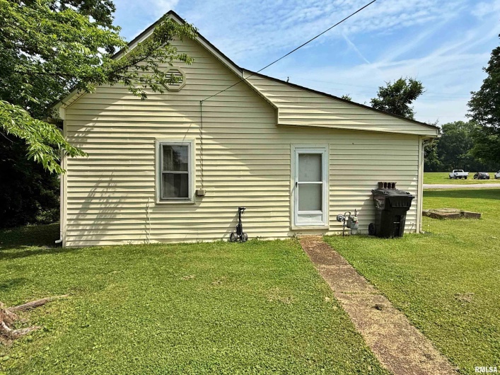 104 5TH Street, Brookport, Illinois 62910, 2 Bedrooms Bedrooms, 0 ,1 BathroomBathrooms,Residential,For Sale,5TH,0,RMAEB458404