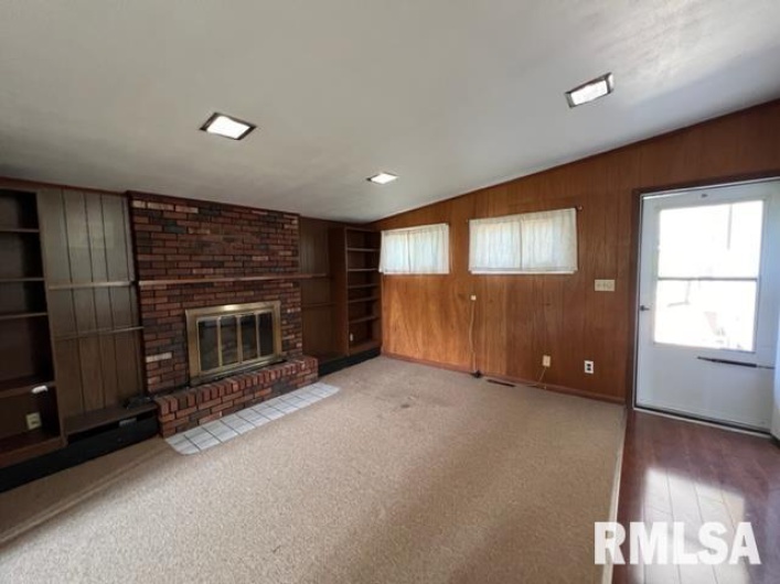301 LAKESHORE Drive, Carterville, Illinois 62918, 3 Bedrooms Bedrooms, 0 ,2 BathroomsBathrooms,Residential,For Sale,LAKESHORE,0,RMAQC4264324