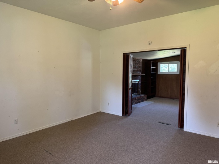 301 LAKESHORE Drive, Carterville, Illinois 62918, 3 Bedrooms Bedrooms, 0 ,2 BathroomsBathrooms,Residential,For Sale,LAKESHORE,0,RMAQC4264324