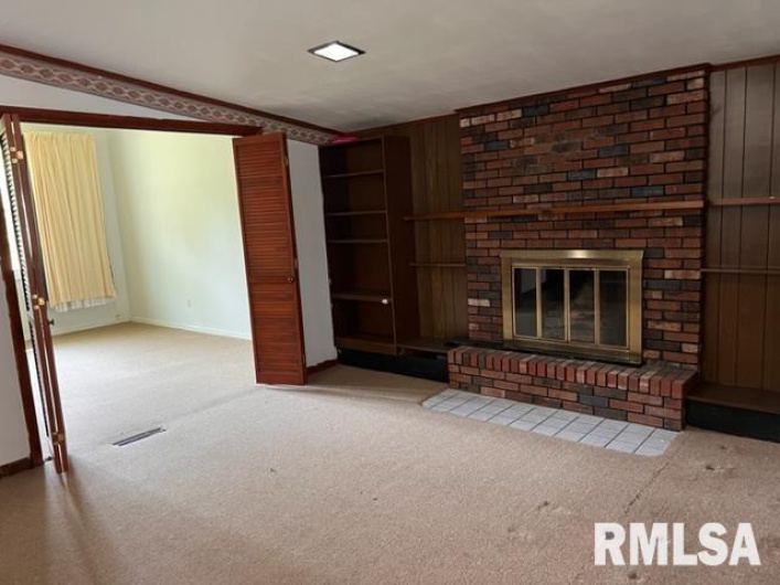 301 LAKESHORE Drive, Carterville, Illinois 62918, 3 Bedrooms Bedrooms, 0 ,2 BathroomsBathrooms,Residential,For Sale,LAKESHORE,0,RMAQC4264324