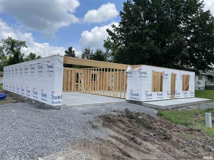 1310 Mack Avenue, Marion, Illinois 62959, 3 Bedrooms Bedrooms, 0 ,2 BathroomsBathrooms,Residential,For Sale,Mack,0,RMAEB458406