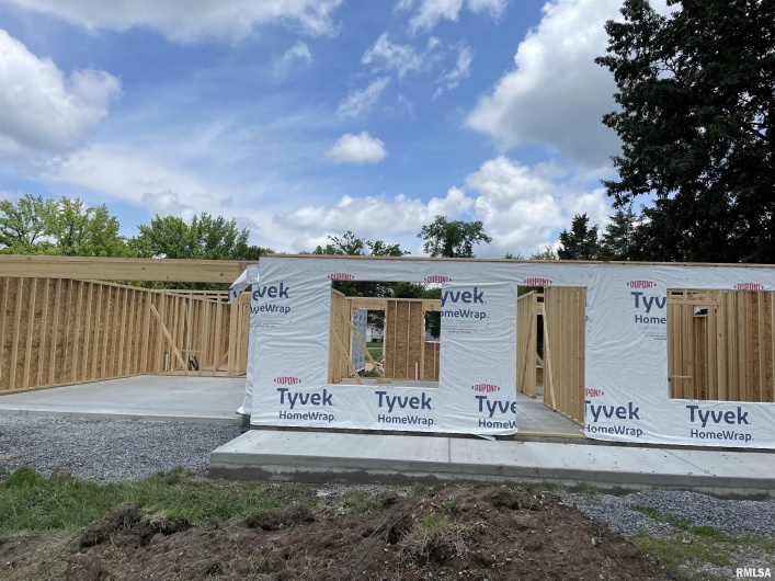 1310 Mack Avenue, Marion, Illinois 62959, 3 Bedrooms Bedrooms, 0 ,2 BathroomsBathrooms,Residential,For Sale,Mack,0,RMAEB458406