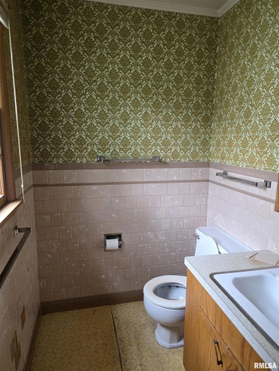 516 FREDERICK Street, Herrin, Illinois 62948, 3 Bedrooms Bedrooms, 0 ,1 BathroomBathrooms,Residential,For Sale,FREDERICK,0,RMAEB458409